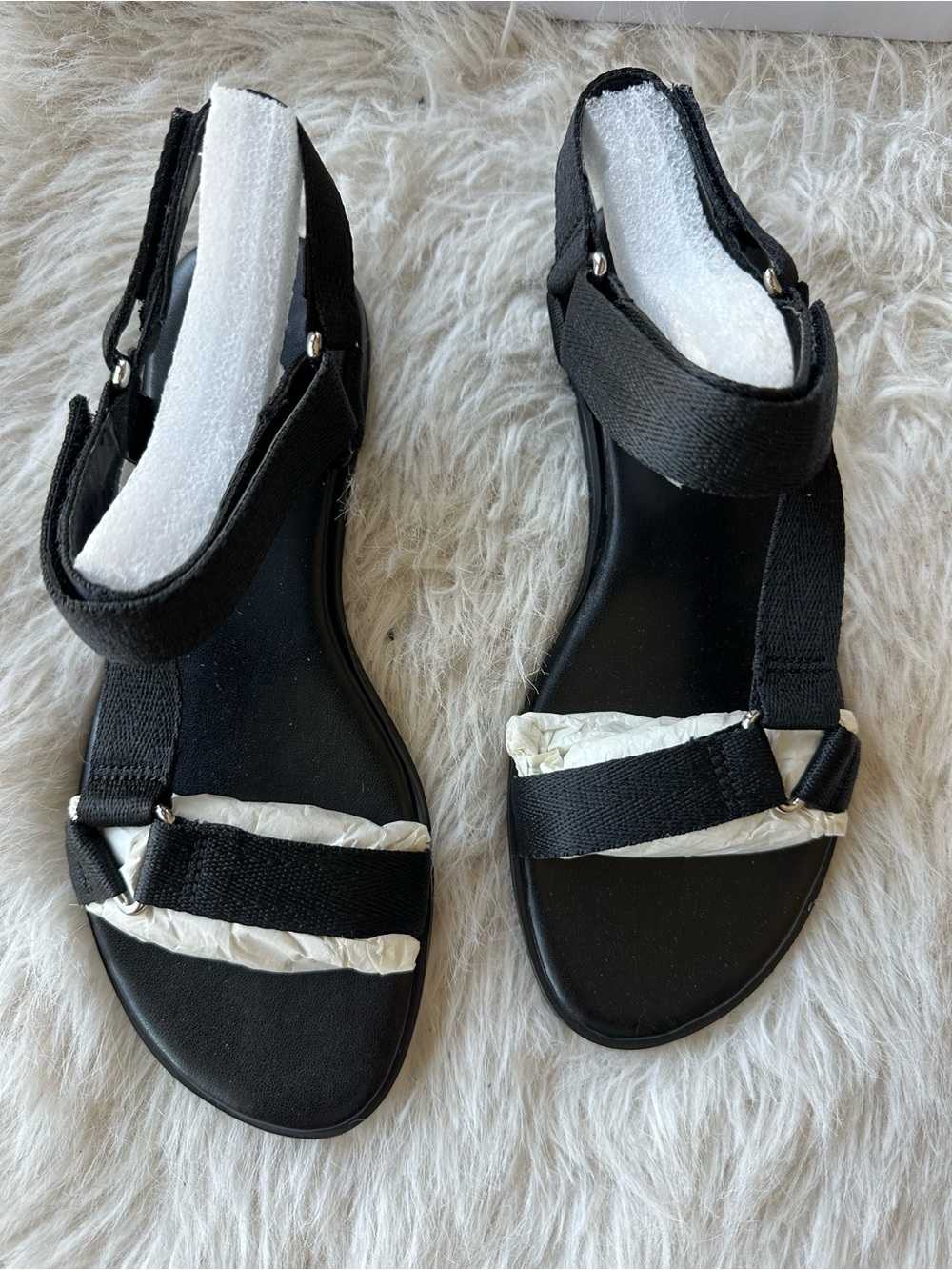 Black Women's Adjustable Strappy Sandals 5.5  new in the box - Picture 2 of 16